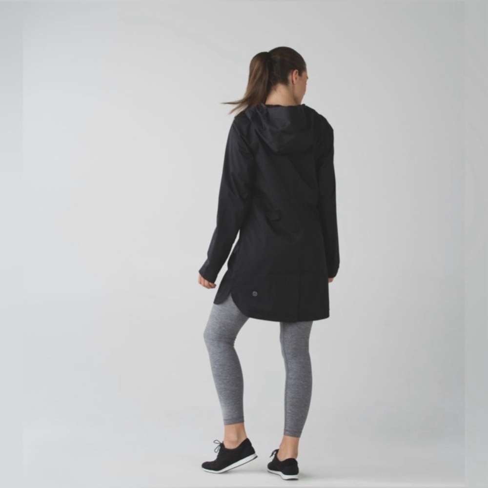 Lululemon Black “Definitely Raining” Jacket - Size 4 - Picture 2 of 15